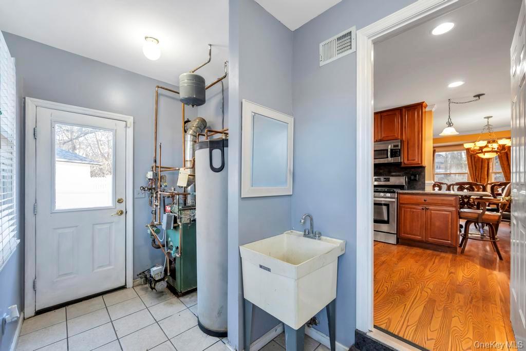 #36 photo, 20 Tulip Court, سوفولك Moriches , NY 11955