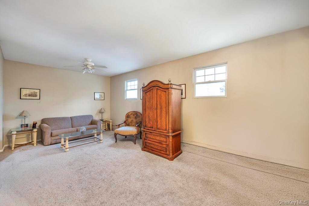 #39 photo, 20 Tulip Court, سوفولك Moriches , NY 11955