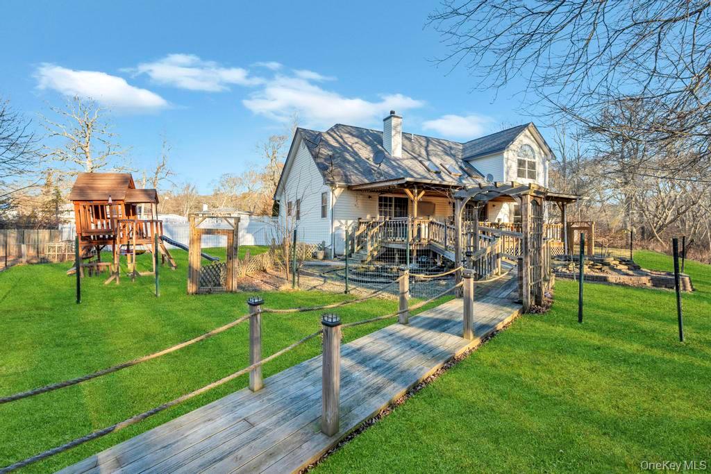 #4 photo, 20 Tulip Court, سوفولك Moriches , NY 11955