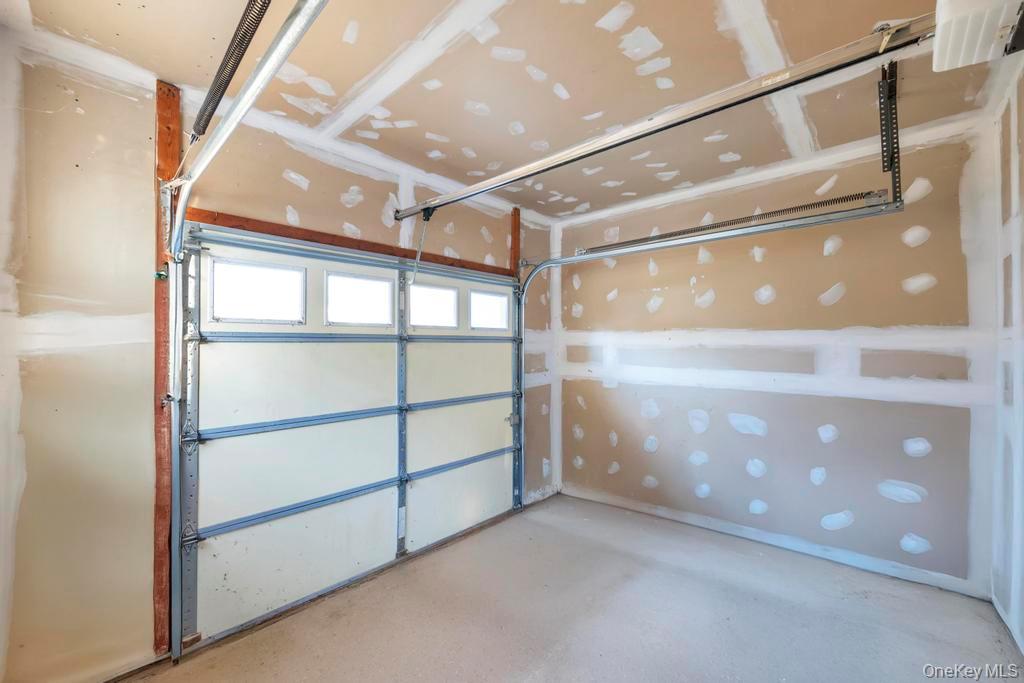 #41 photo, 20 Tulip Court, سوفولك Moriches , NY 11955