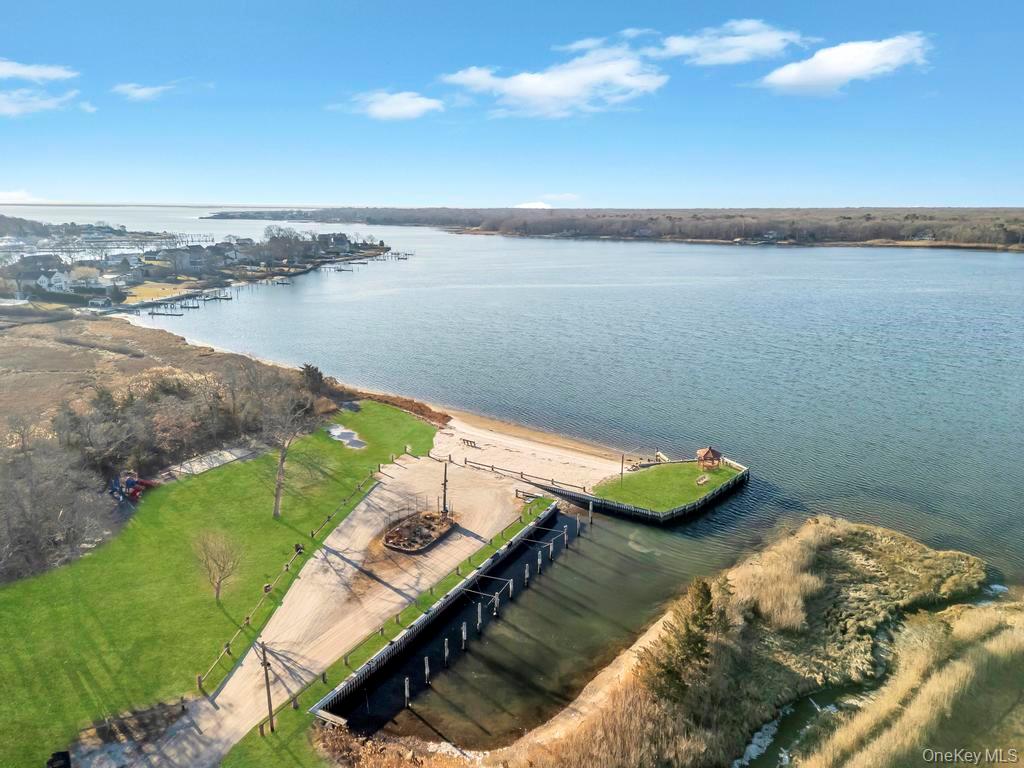 #42 photo, 20 Tulip Court, سوفولك Moriches , NY 11955