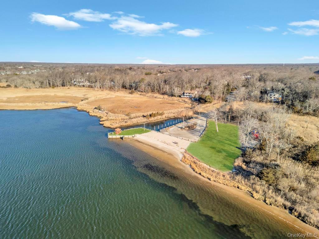 #43 photo, 20 Tulip Court, سوفولك Moriches , NY 11955