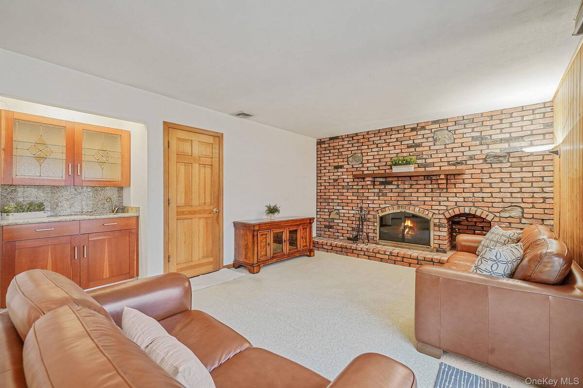 #11 photo, 52 San Rafael Avenue, מחוז סאפוק Holbrook , NY 11741