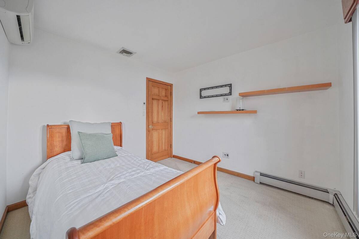 #25 photo, 52 San Rafael Avenue, מחוז סאפוק Holbrook , NY 11741