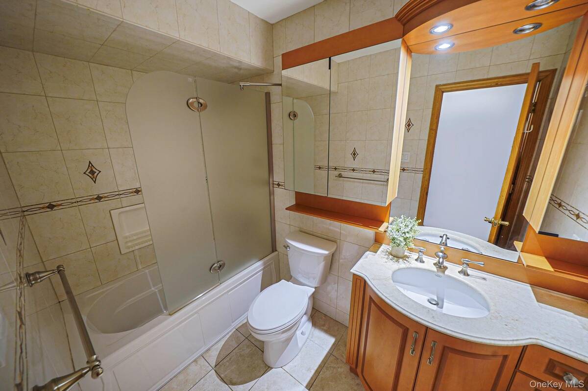 #26 photo, 52 San Rafael Avenue, מחוז סאפוק Holbrook , NY 11741