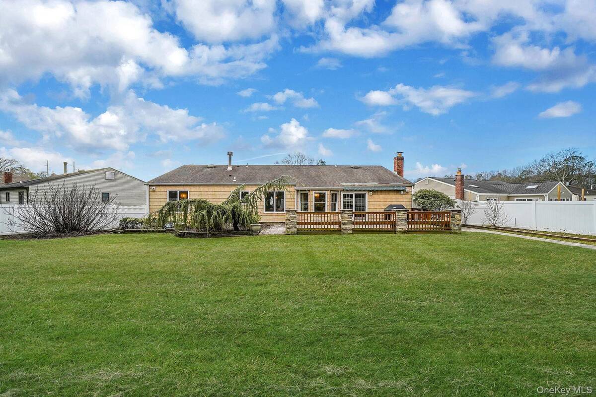 #29 photo, 52 San Rafael Avenue, מחוז סאפוק Holbrook , NY 11741