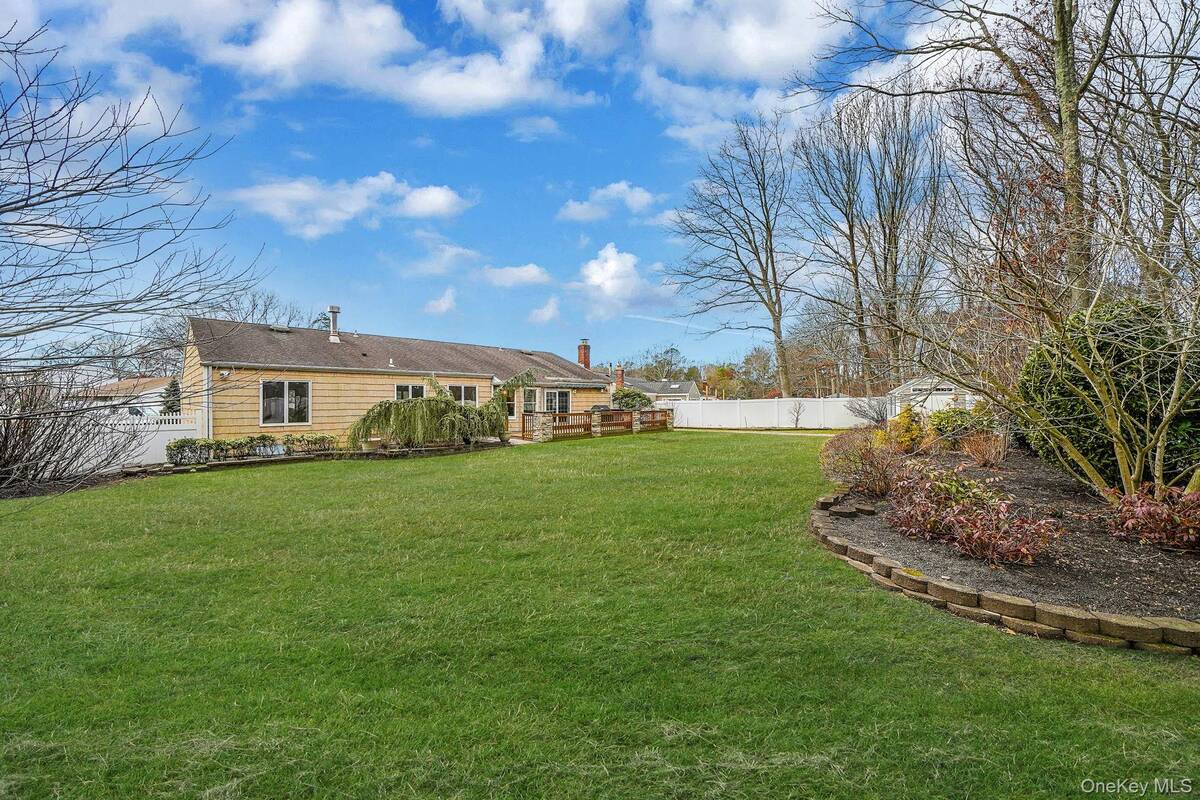 #30 photo, 52 San Rafael Avenue, מחוז סאפוק Holbrook , NY 11741