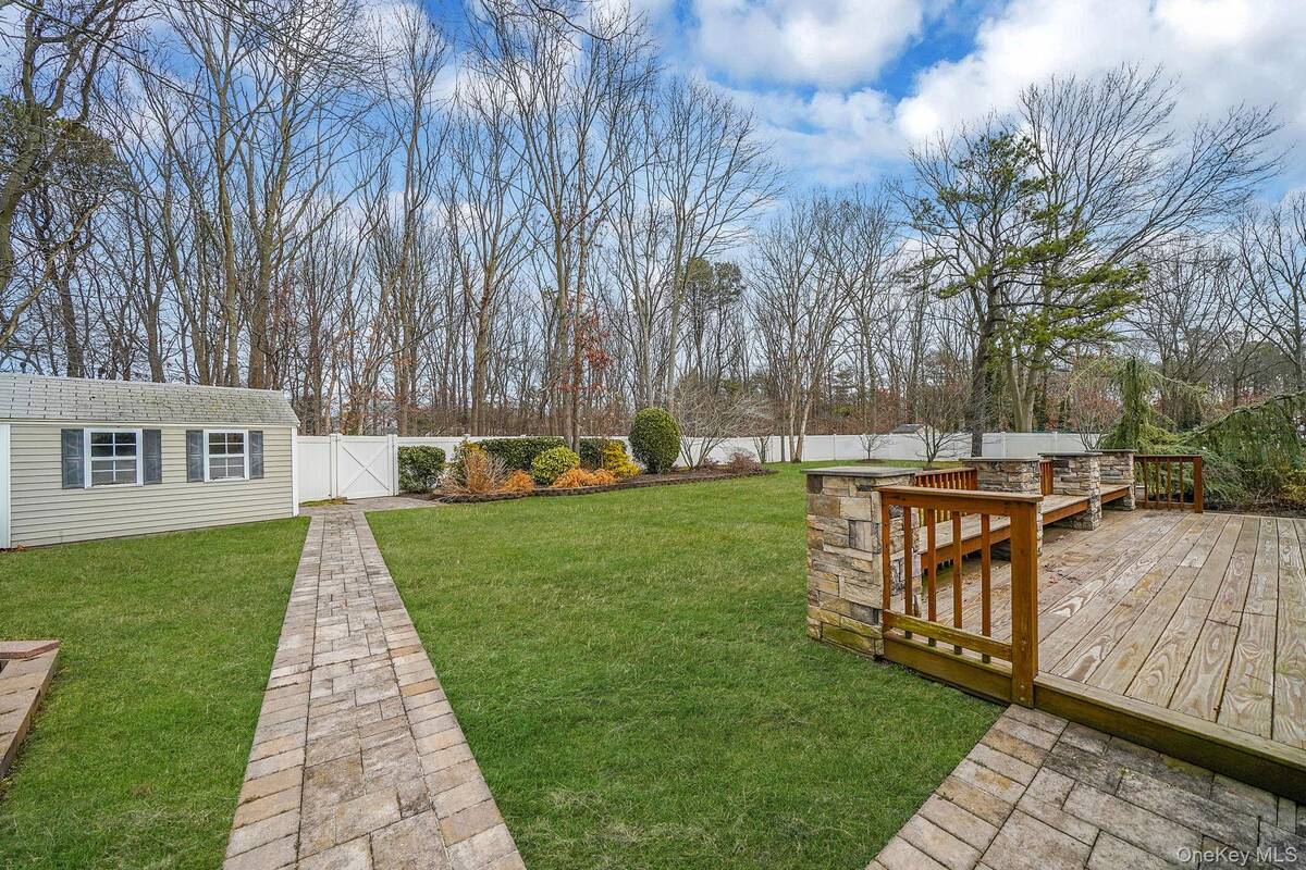 #33 photo, 52 San Rafael Avenue, מחוז סאפוק Holbrook , NY 11741