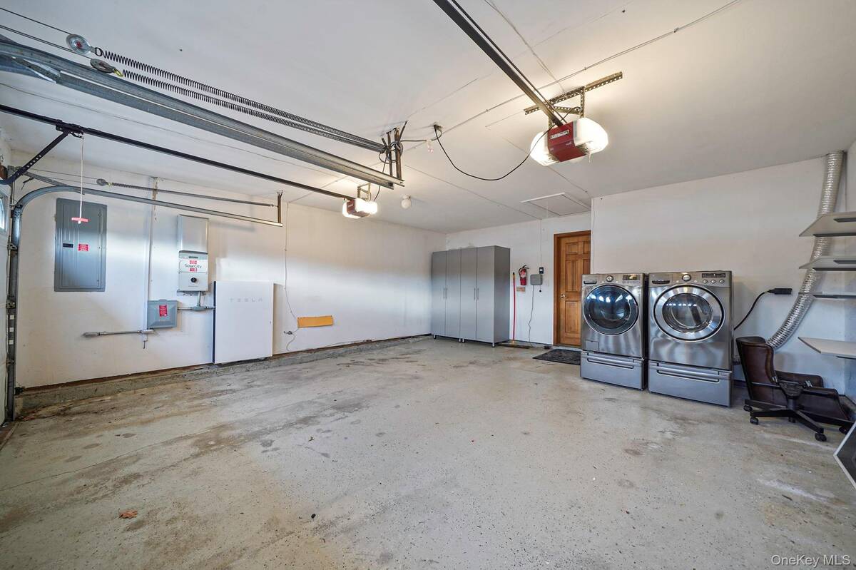 #36 photo, 52 San Rafael Avenue, מחוז סאפוק Holbrook , NY 11741