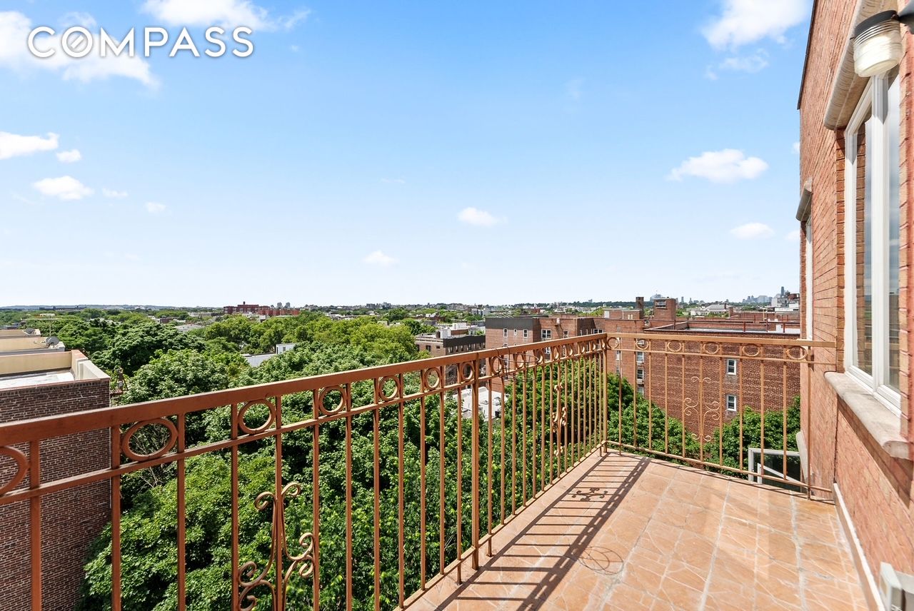 #2 photo, 842 Ocean Parkway, הברונקס Midwood , NY 11230