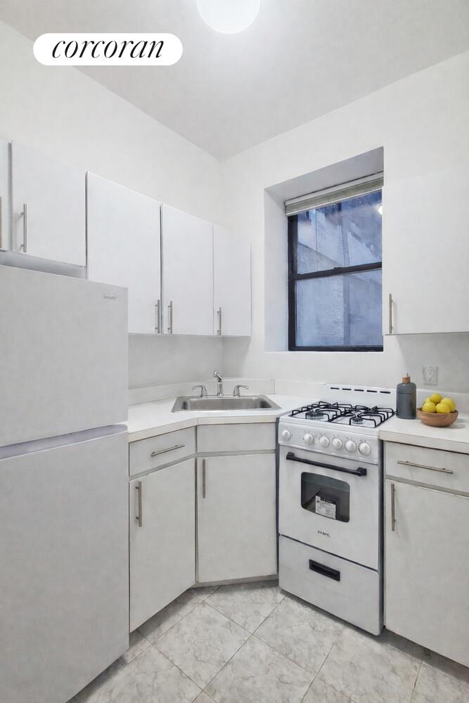 #3 photo, 306 W 51ST Street, Hell's Kitchen , NY 10019