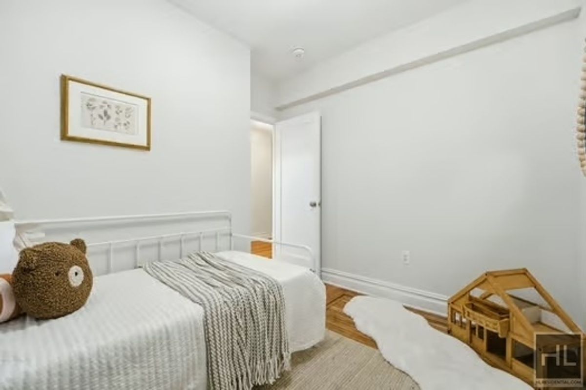 #18 photo, 160 E 3rd Street, مانهاتن East Village , NY 10009