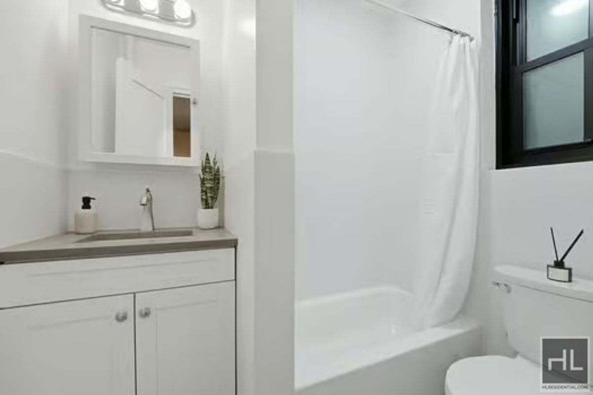 #19 photo, 160 E 3rd Street, مانهاتن East Village , NY 10009