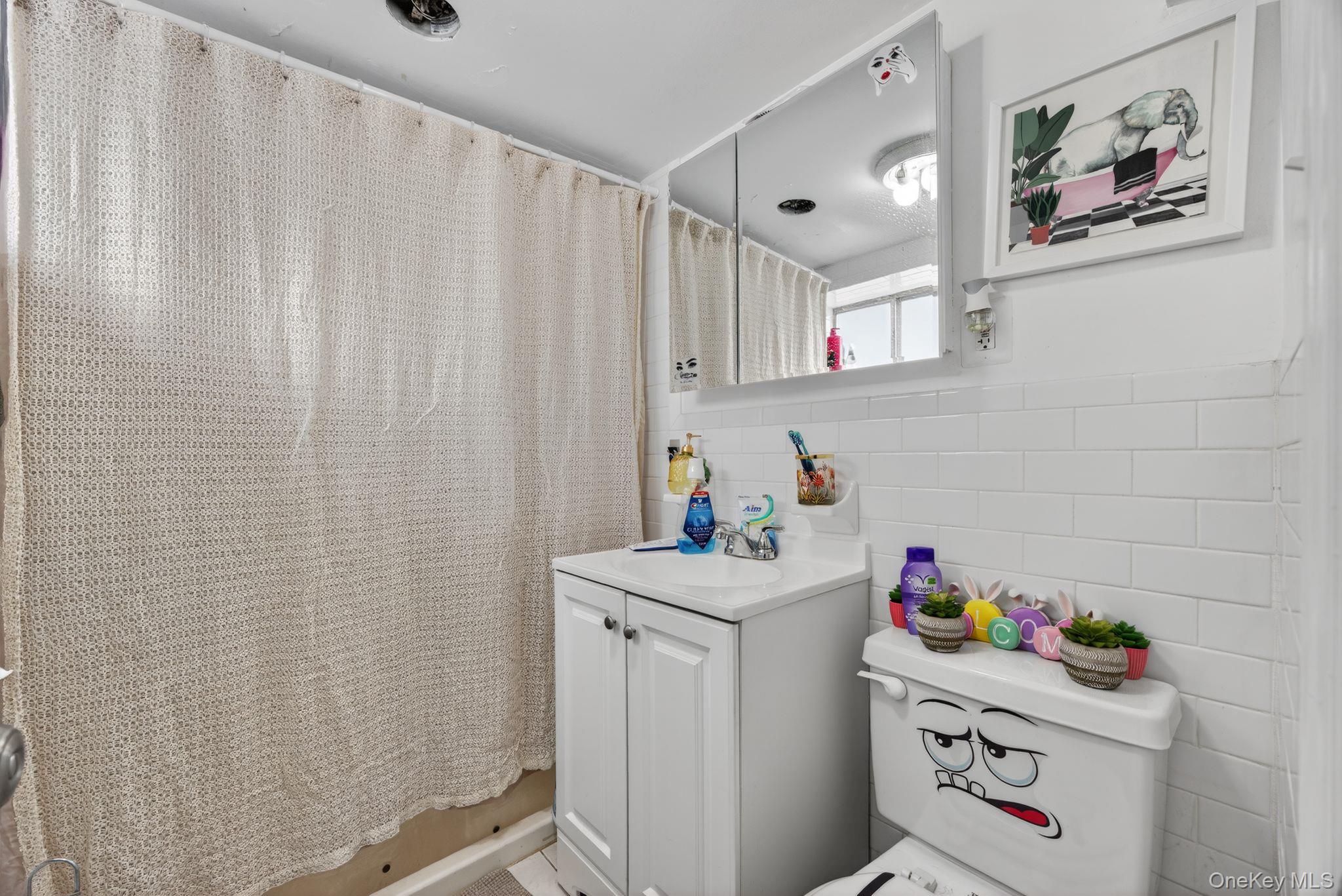 #11 photo, 121-44 6th Avenue, College Point , NY 11356