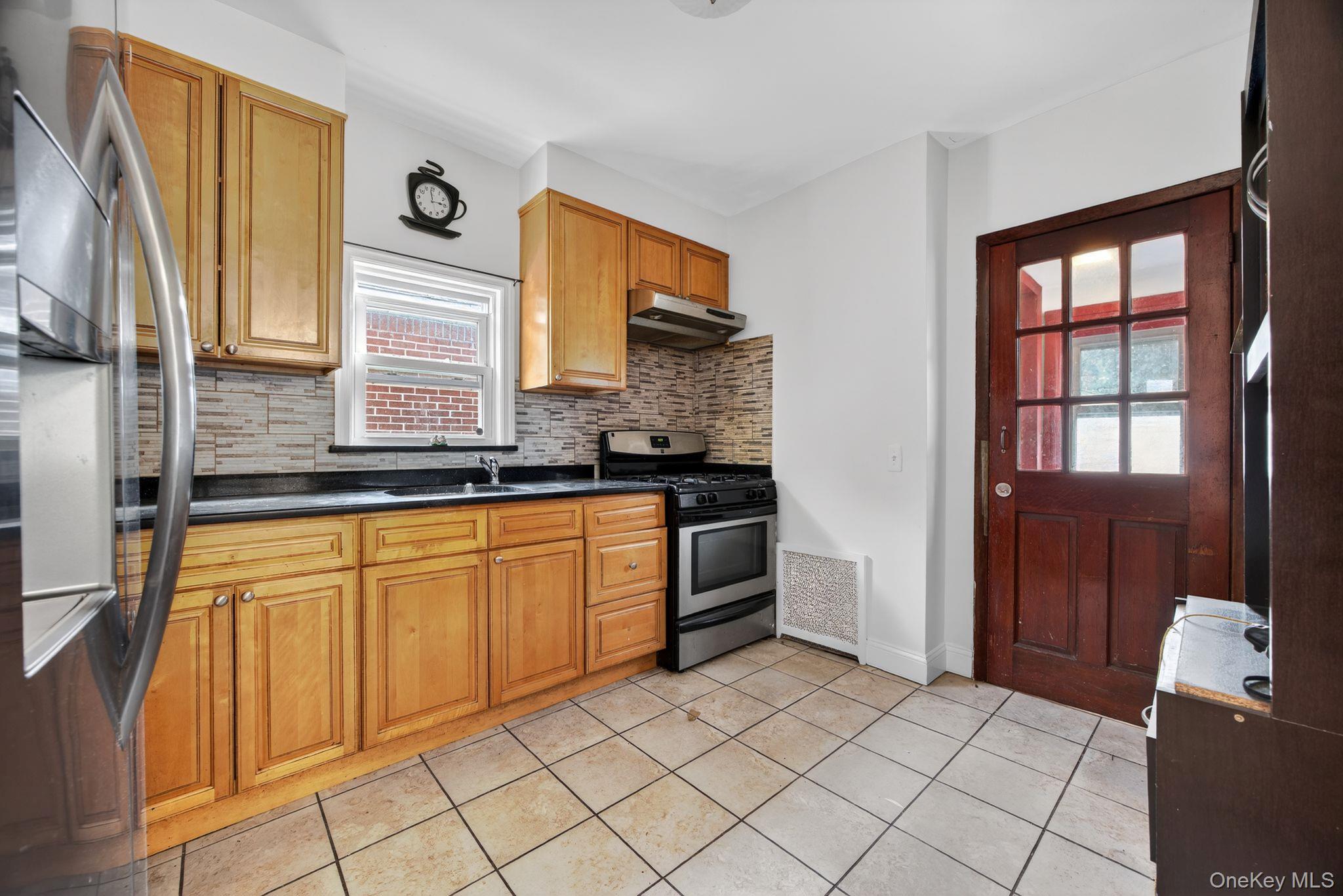 #4 photo, 121-44 6th Avenue, College Point , NY 11356