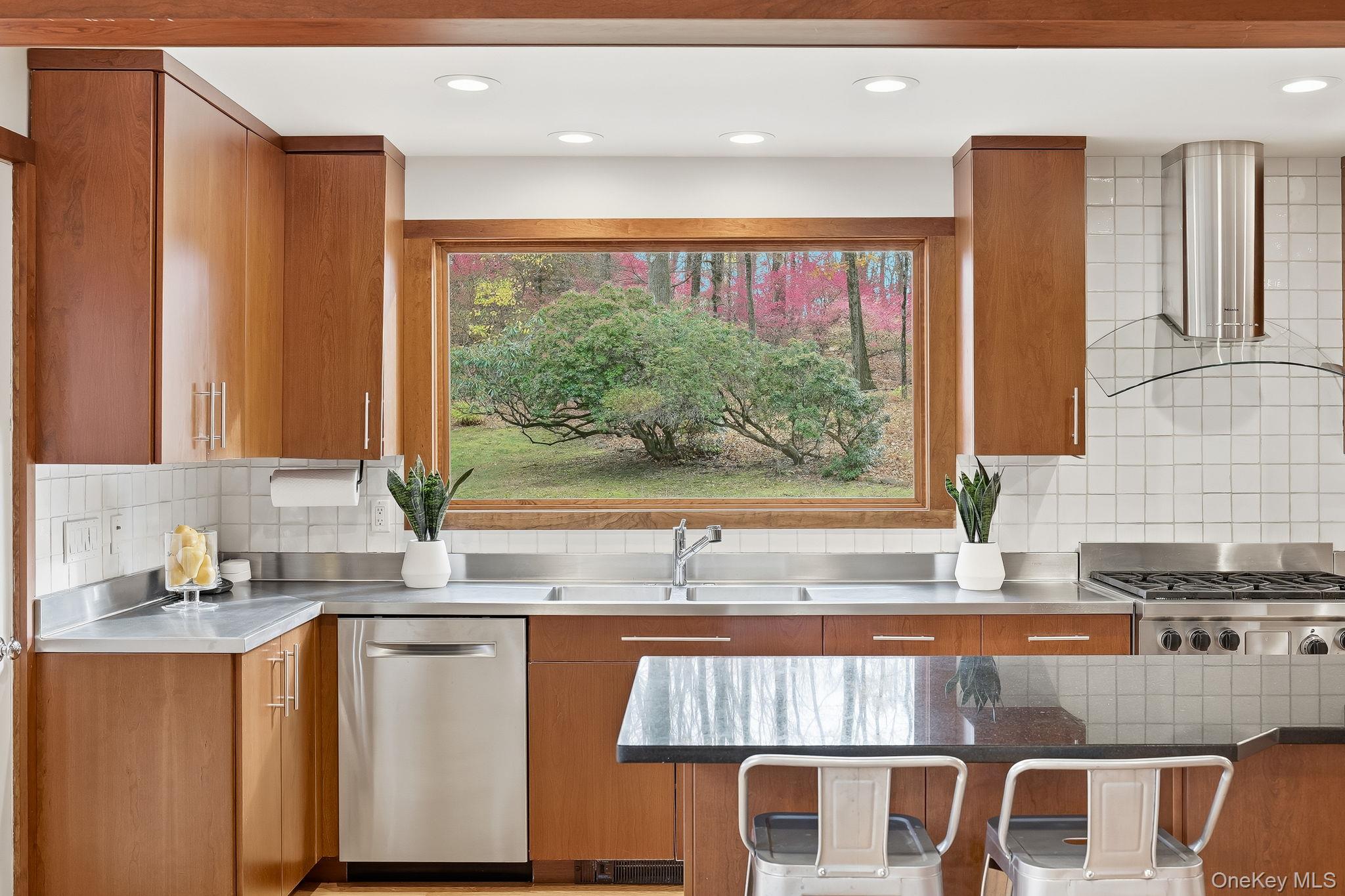 #10 photo, 14 Valley Lane, Chappaqua , NY 10514