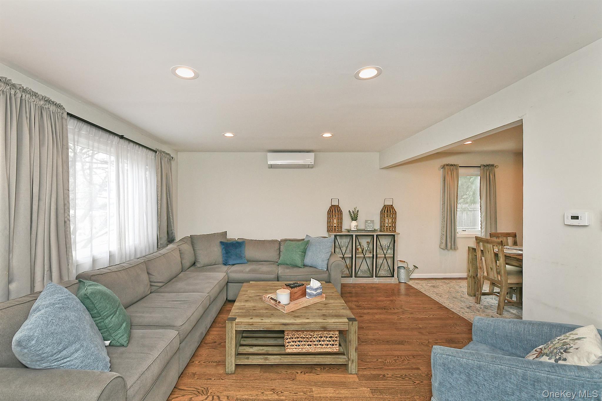 #4 photo, 17 Pine Tree Road, سوفولك South Huntington , NY 11746