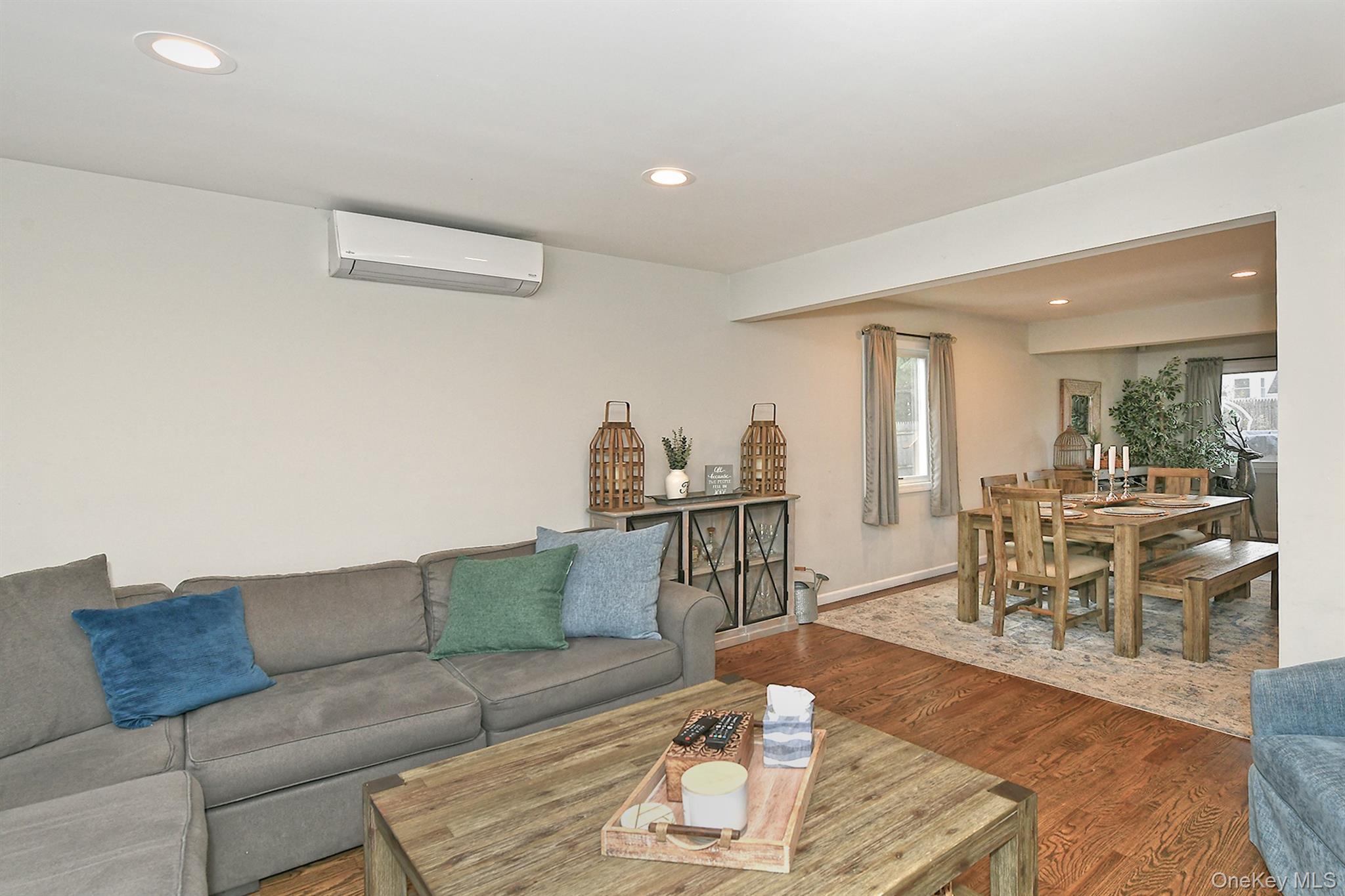 #6 photo, 17 Pine Tree Road, سوفولك South Huntington , NY 11746