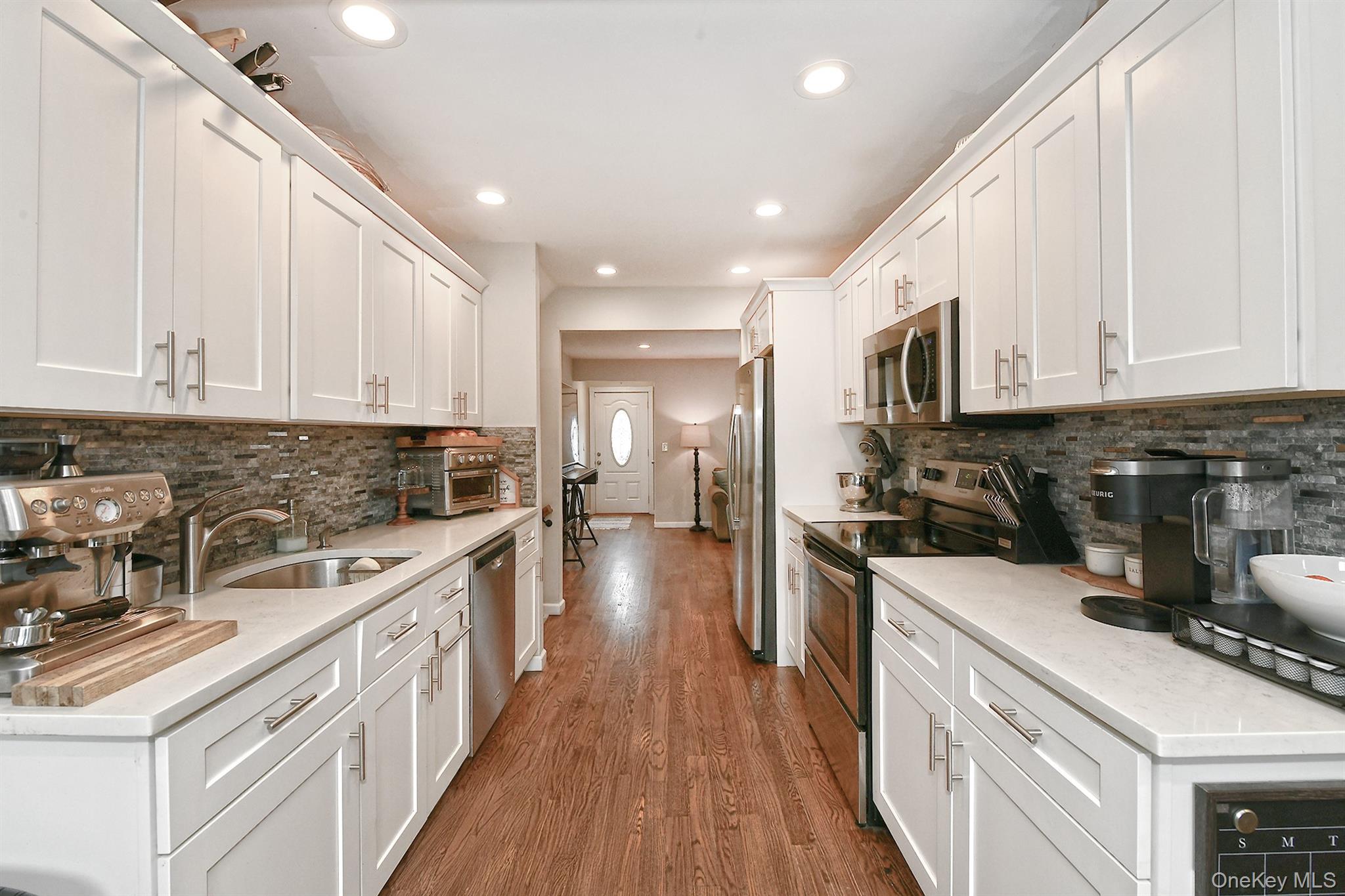 #8 photo, 17 Pine Tree Road, سوفولك South Huntington , NY 11746