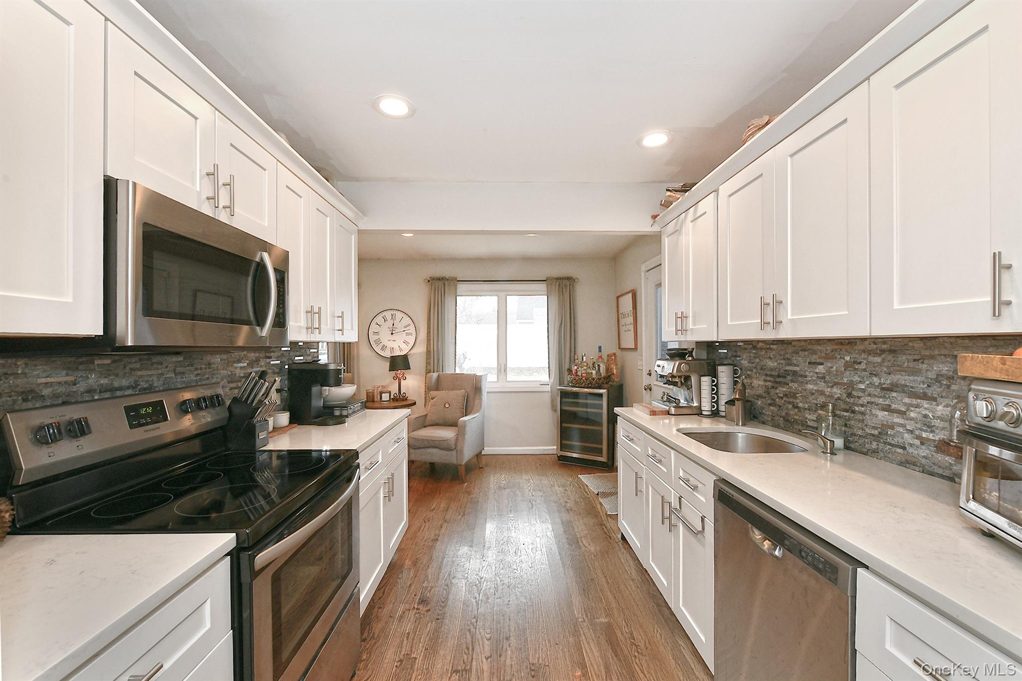 #9 photo, 17 Pine Tree Road, سوفولك South Huntington , NY 11746