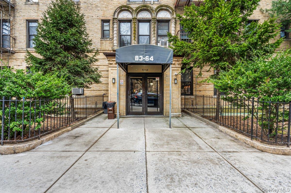 #1 photo, 83-64 Talbot Street, كوينز Kew Gardens , NY 11415