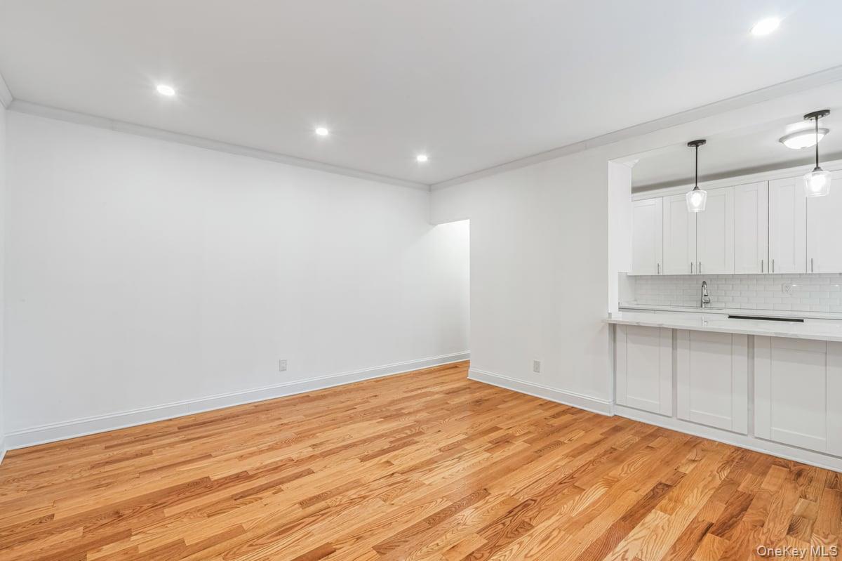 #4 photo, 83-64 Talbot Street, كوينز Kew Gardens , NY 11415