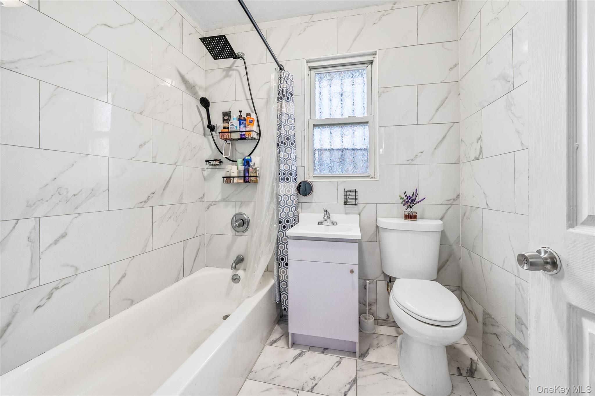 #13 photo, 9517 125th Street, كوينز Richmond Hill S. , NY 11419