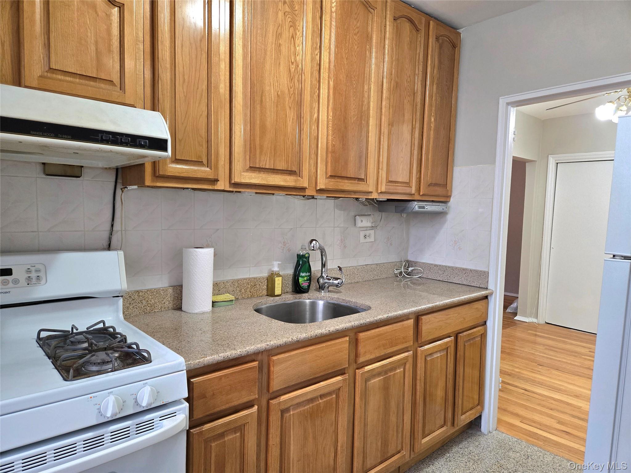 #13 photo, 138-18 28th Road, Flushing , NY 11354