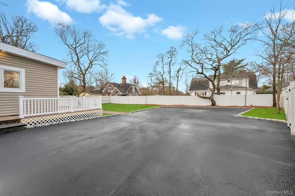 #12 photo, 92 Sunset Road, Bay Shore , NY 11706