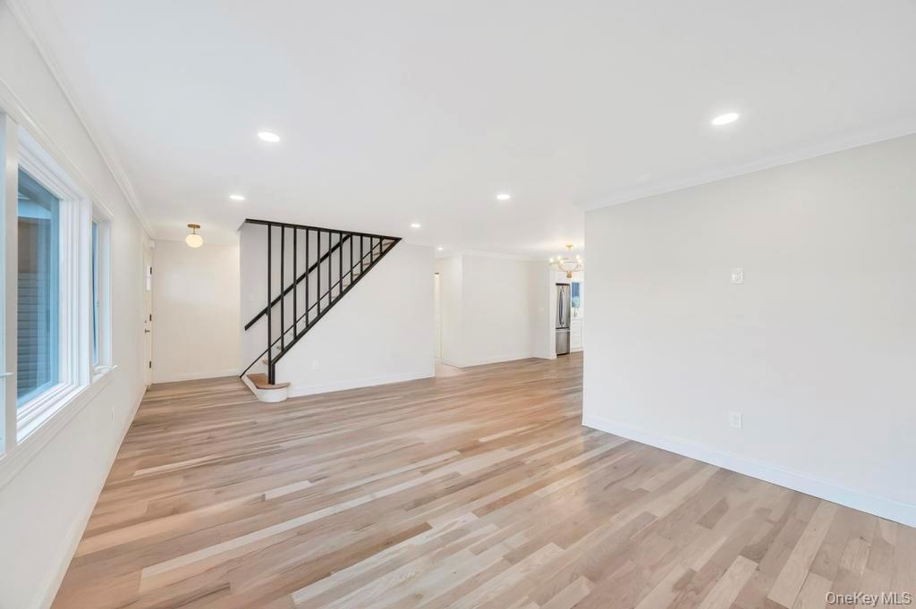 #16 photo, 92 Sunset Road, Bay Shore , NY 11706