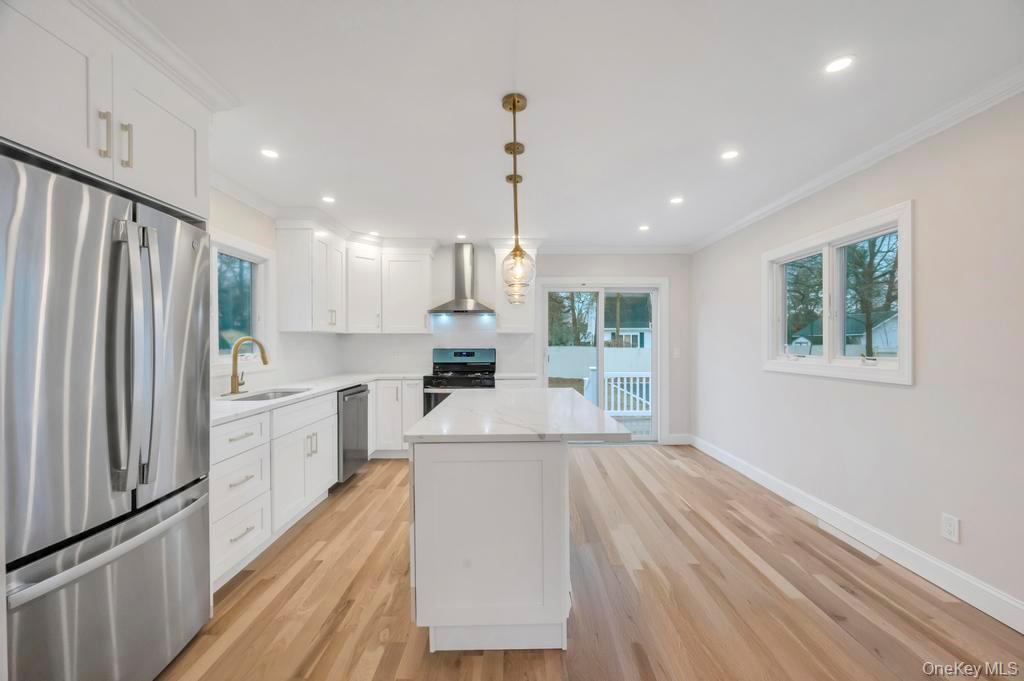 #20 photo, 92 Sunset Road, Bay Shore , NY 11706