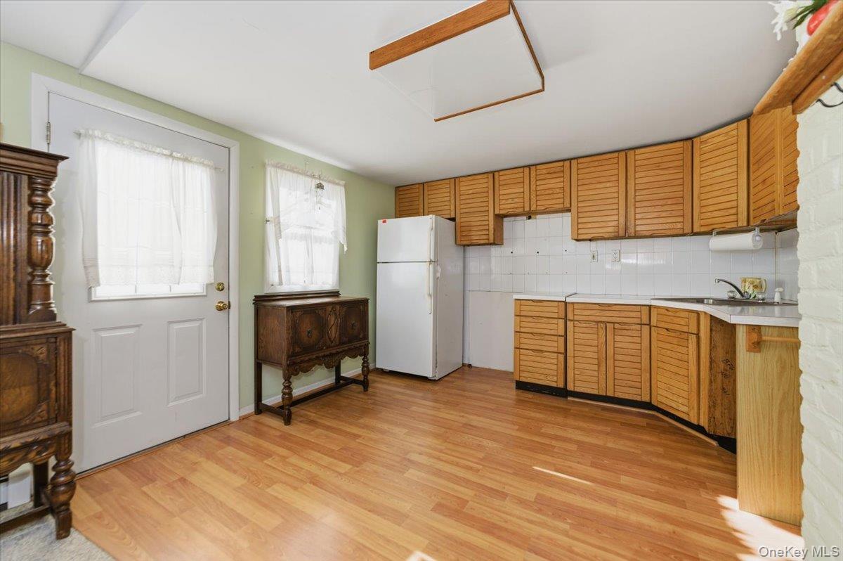 #12 photo, 704 Barnes Avenue, ناسو Baldwin , NY 11510