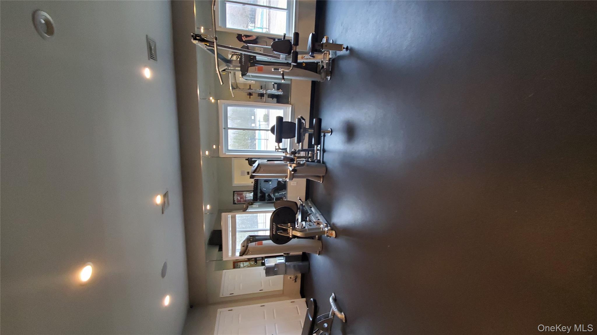 #15 photo, 11 Laramie Court, सफ़ोक काउंटी Coram , NY 11727