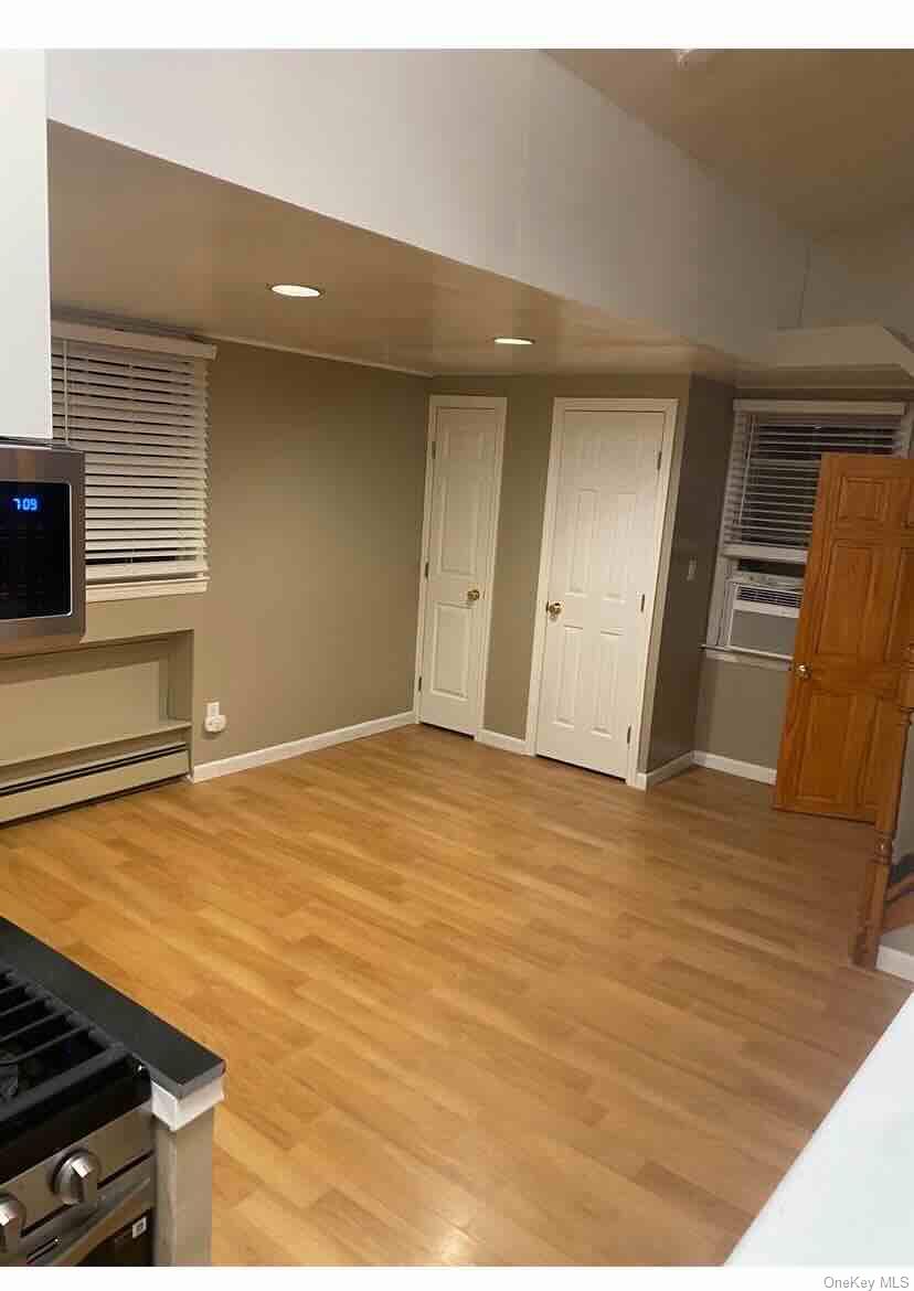 #2 photo, 20 Central Avenue, ناسو Glen Cove , NY 11542