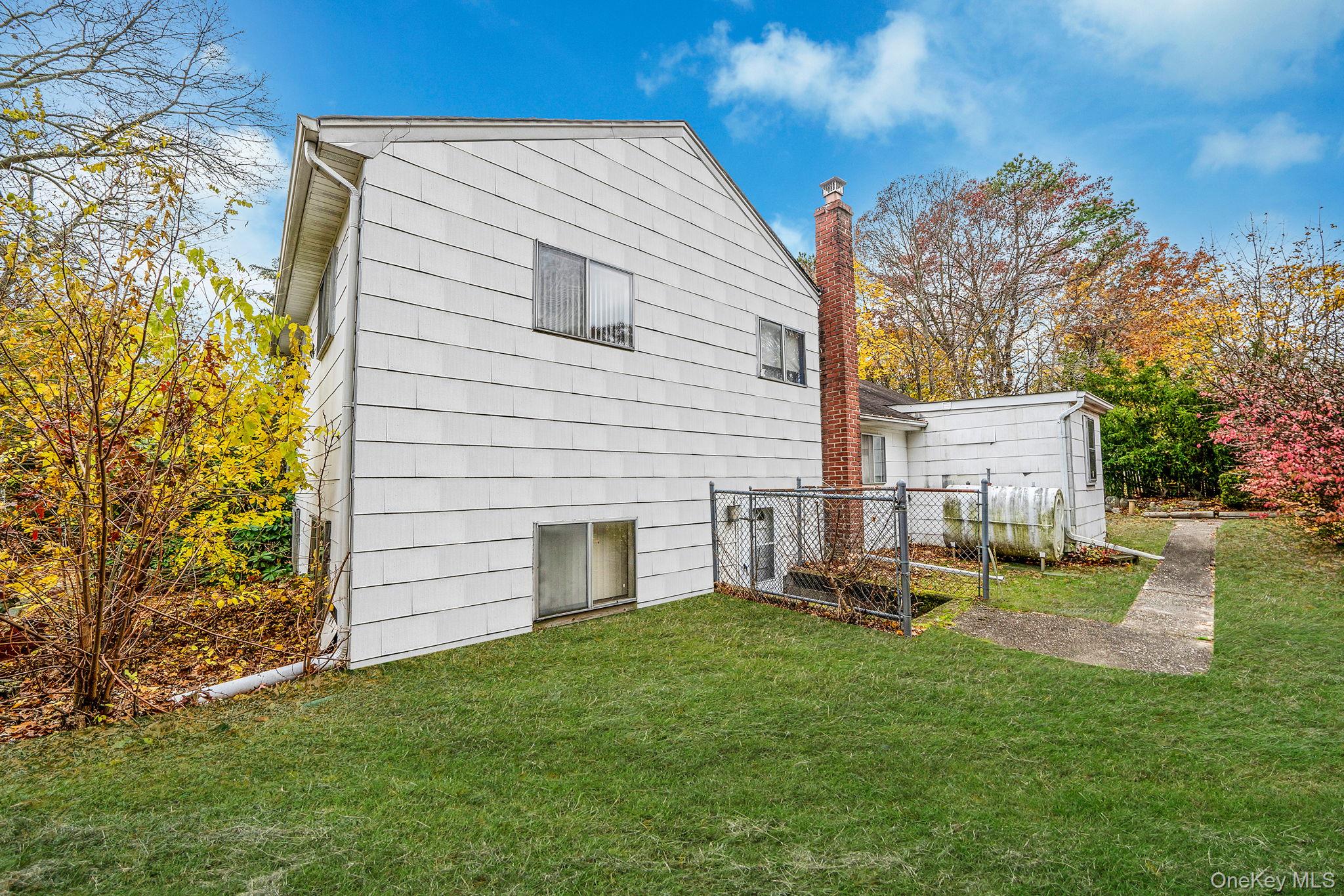 #2 photo, 85 Hawthorne Street, Selden , NY 11784