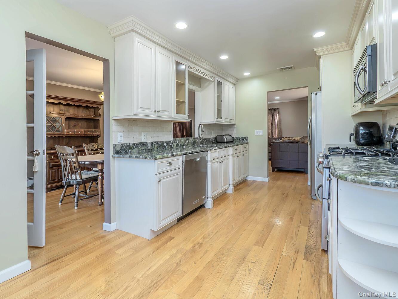 #12 photo, 2 Terry Court, ناسو Glen Head , NY 11545