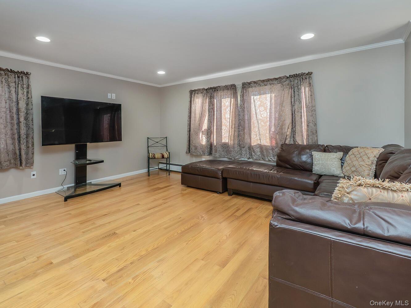 #5 photo, 2 Terry Court, ناسو Glen Head , NY 11545