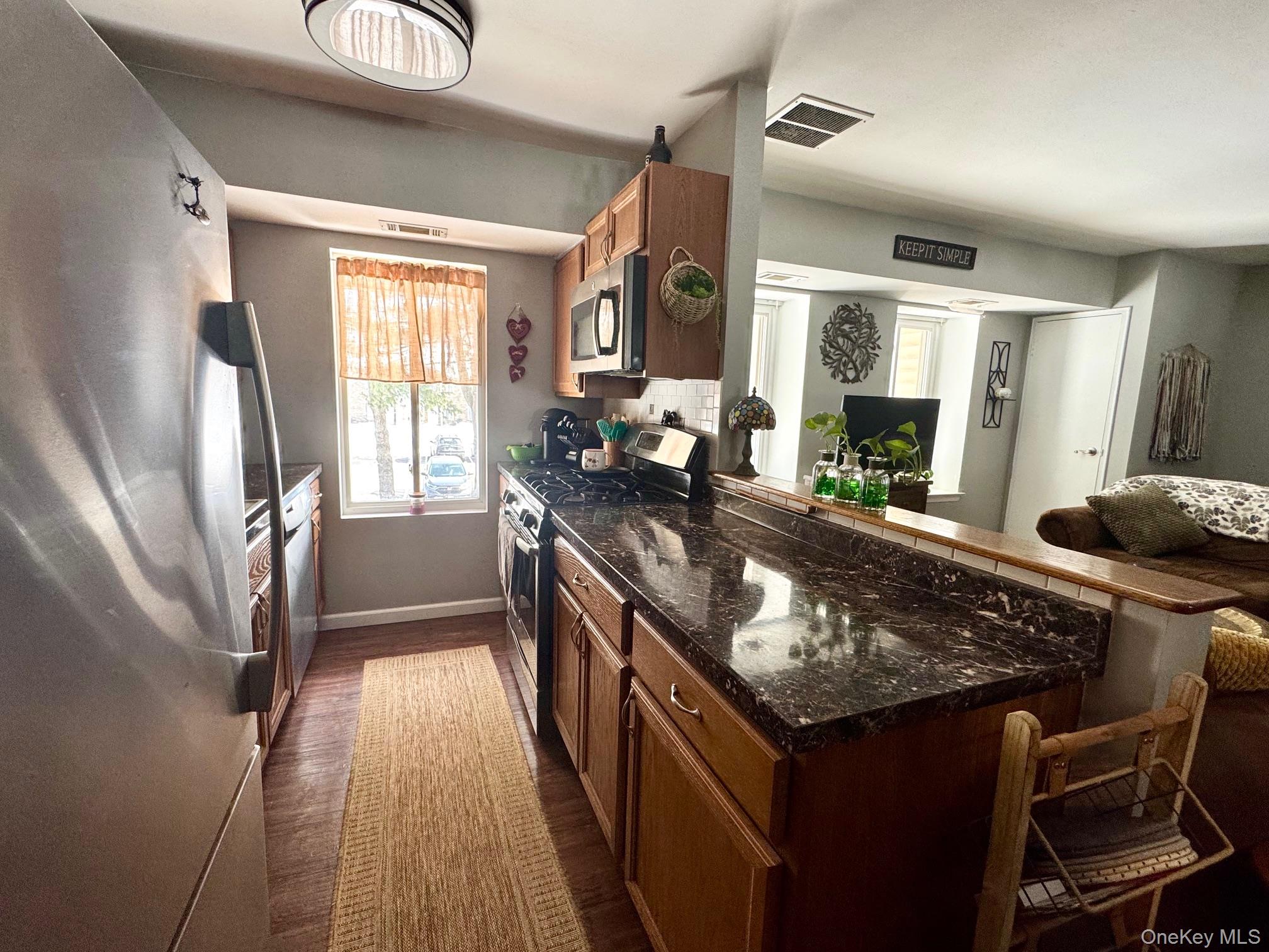 #4 photo, 8 Idaho, Coram , NY 11727