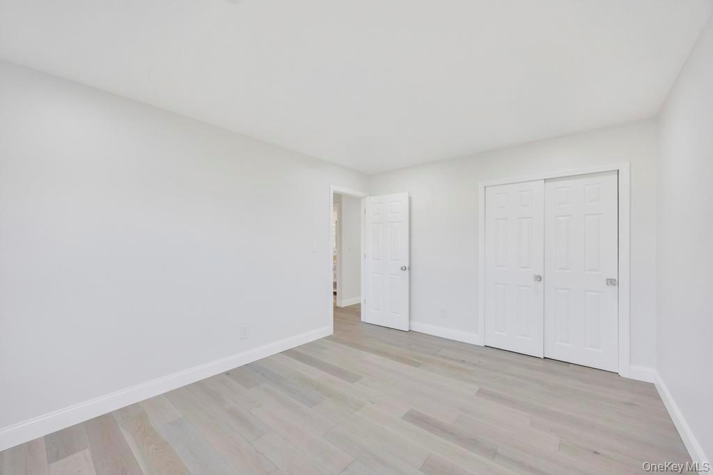 #18 photo, 7 Suzanne Lane, ناسو Bethpage , NY 11714