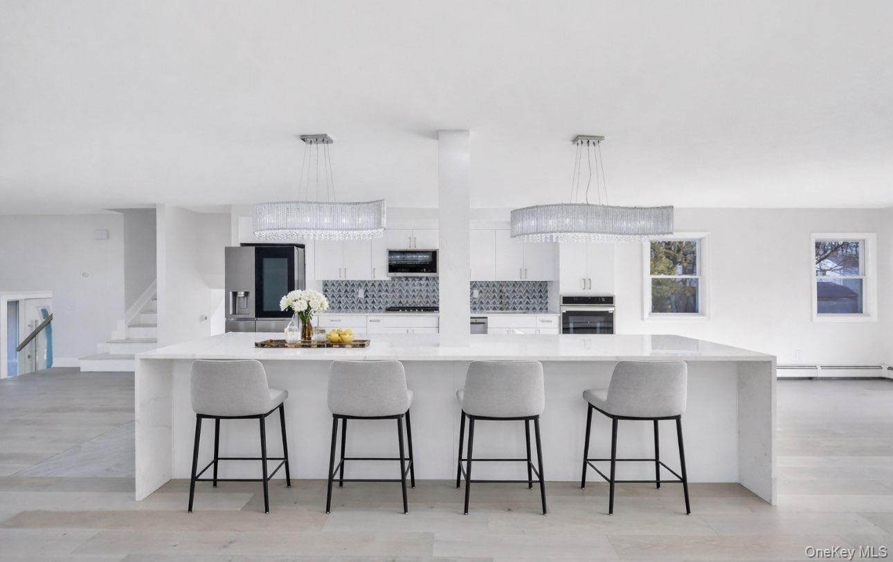 #4 photo, 7 Suzanne Lane, ناسو Bethpage , NY 11714