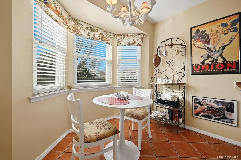 #2 photo, 20 Manors Drive, ناسو Jericho , NY 11753