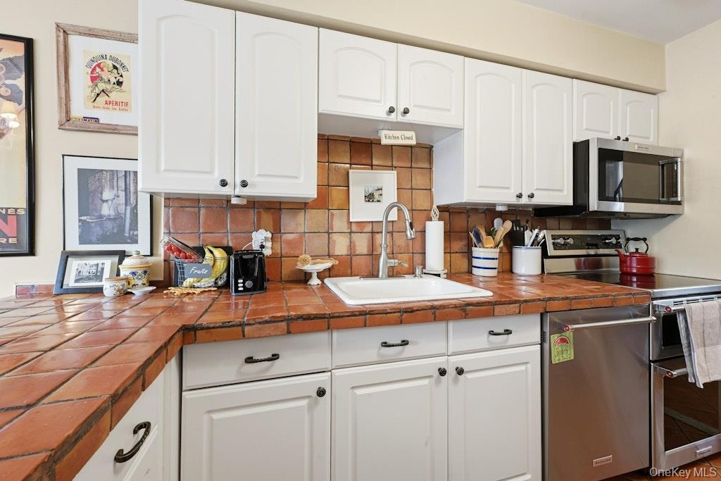 #4 photo, 20 Manors Drive, ناسو Jericho , NY 11753