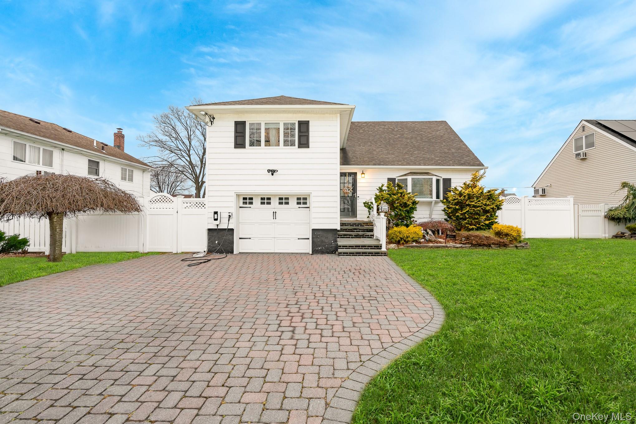 #1 photo, 264 W End Avenue, ناسو Massapequa , NY 11758