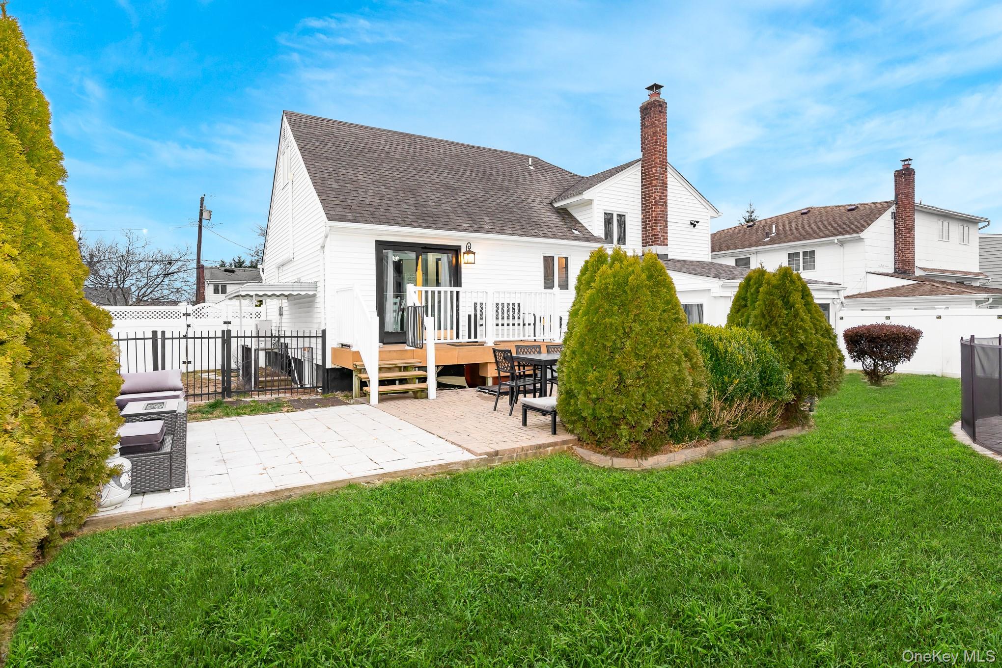 #2 photo, 264 W End Avenue, ناسو Massapequa , NY 11758