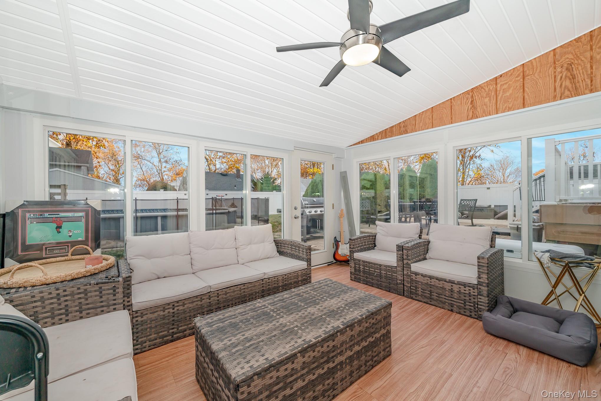 #9 photo, 264 W End Avenue, 長島 Massapequa , NY 11758