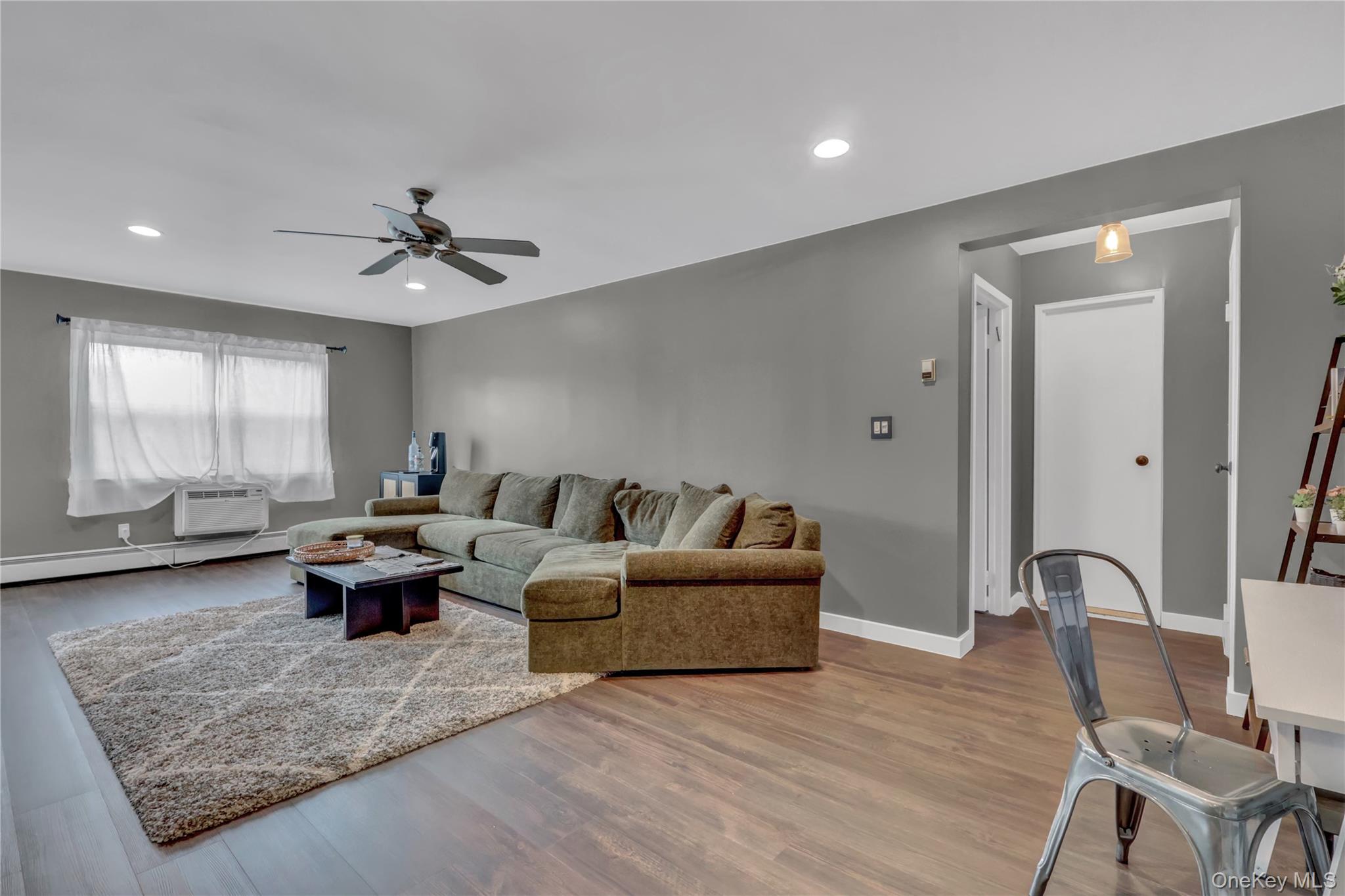 #10 photo, 250 N Village, ناسو Rockville Centre , NY 11570