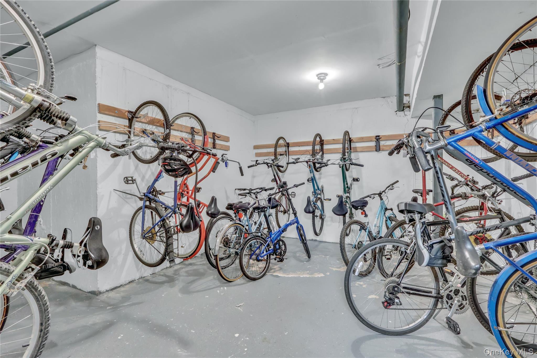 #20 photo, 250 N Village, ناسو Rockville Centre , NY 11570