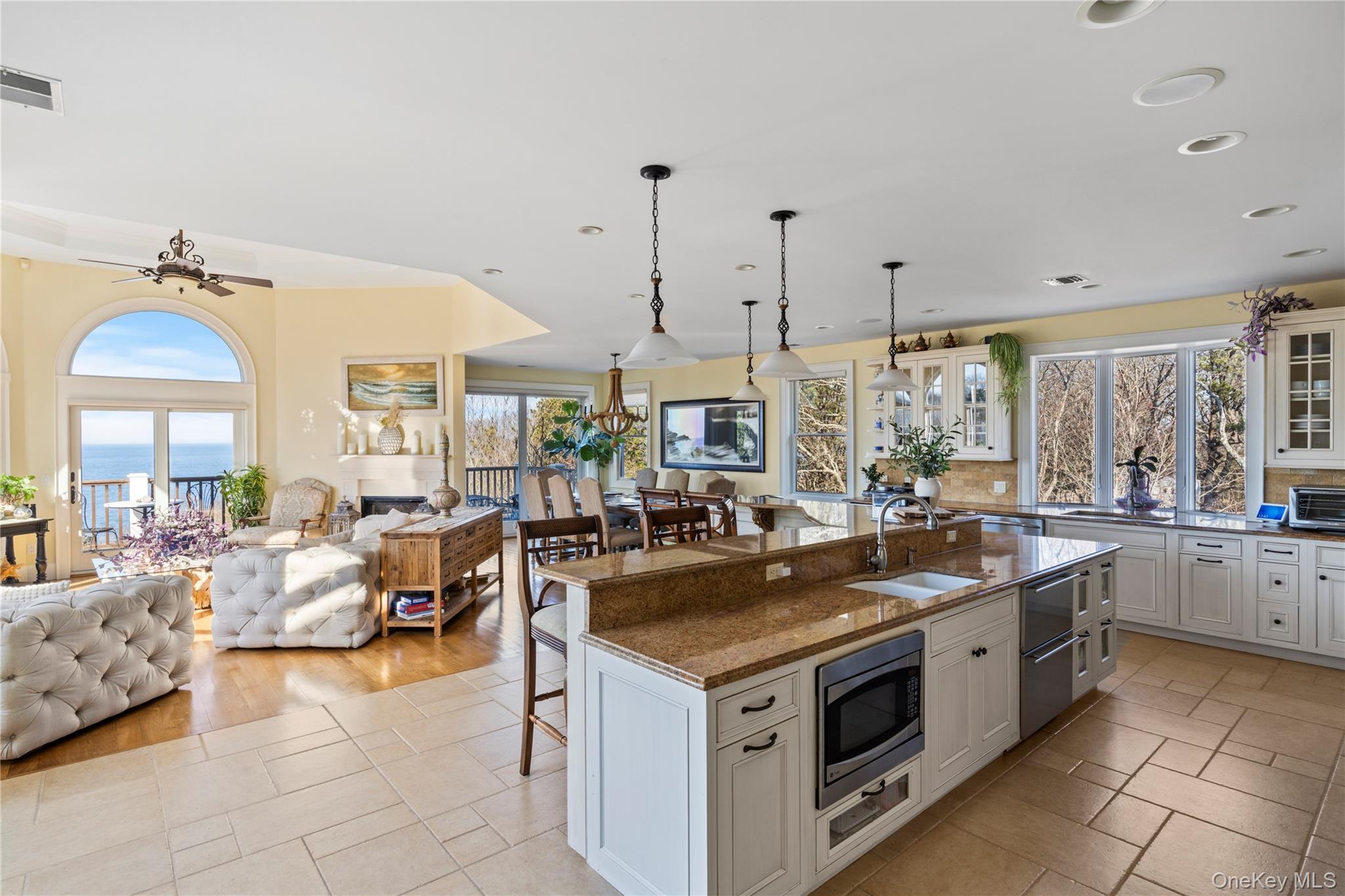 #12 photo, 3172 Sound Avenue, Саффолк ‖ Riverhead , NY 11901