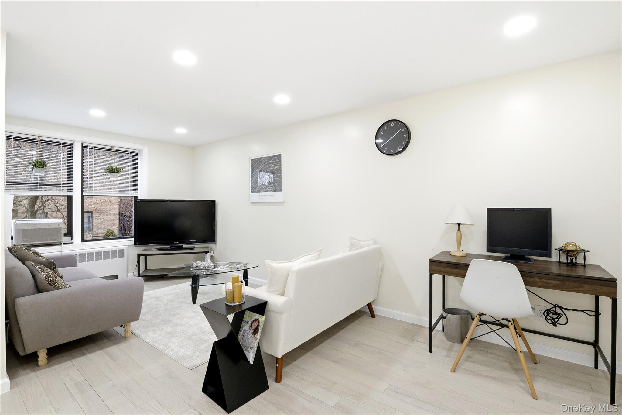 #11 photo, 72-11 110th Street, Forest Hills , NY 11375