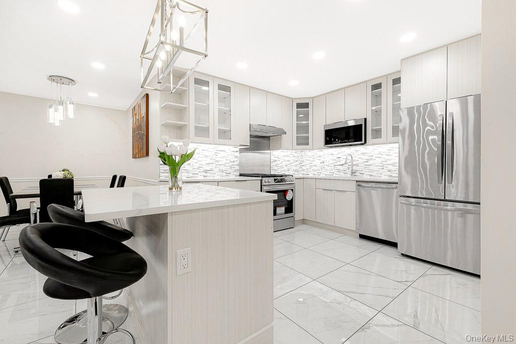 #15 photo, 72-11 110th Street, Forest Hills , NY 11375